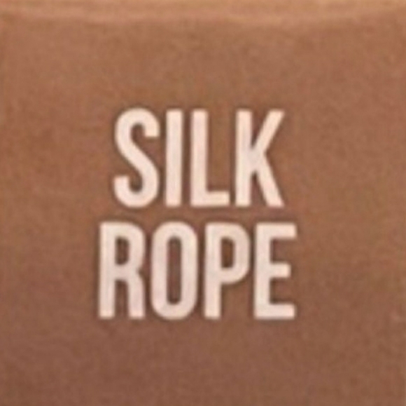 🛍3 FOR $20 DEAL! JEFFREE STAR, Silk Rope, The Gloss In Almond Shade Lip Gloss! - Picture 4 of 5